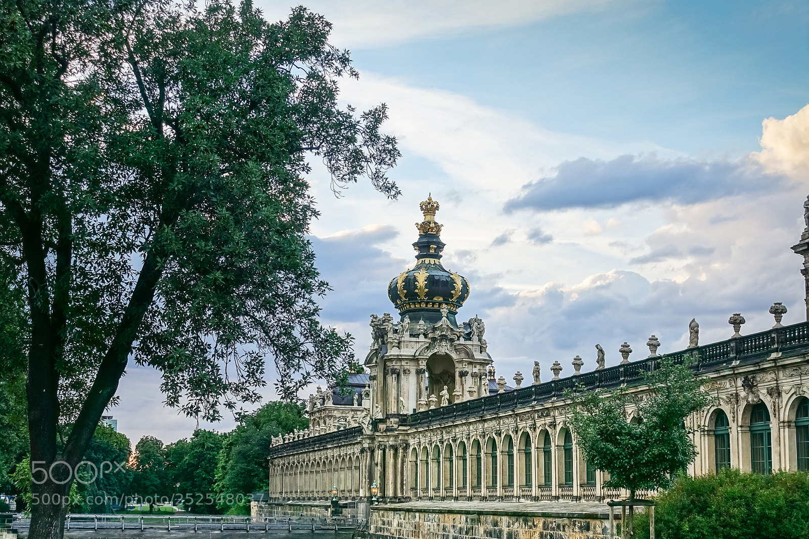 Sony Cyber-shot DSC-RX100 IV sample photo. Baroque building zwinger in photography