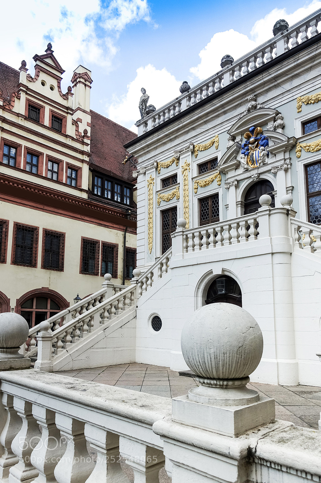 Sony Cyber-shot DSC-RX100 IV sample photo. The old stock exchange photography