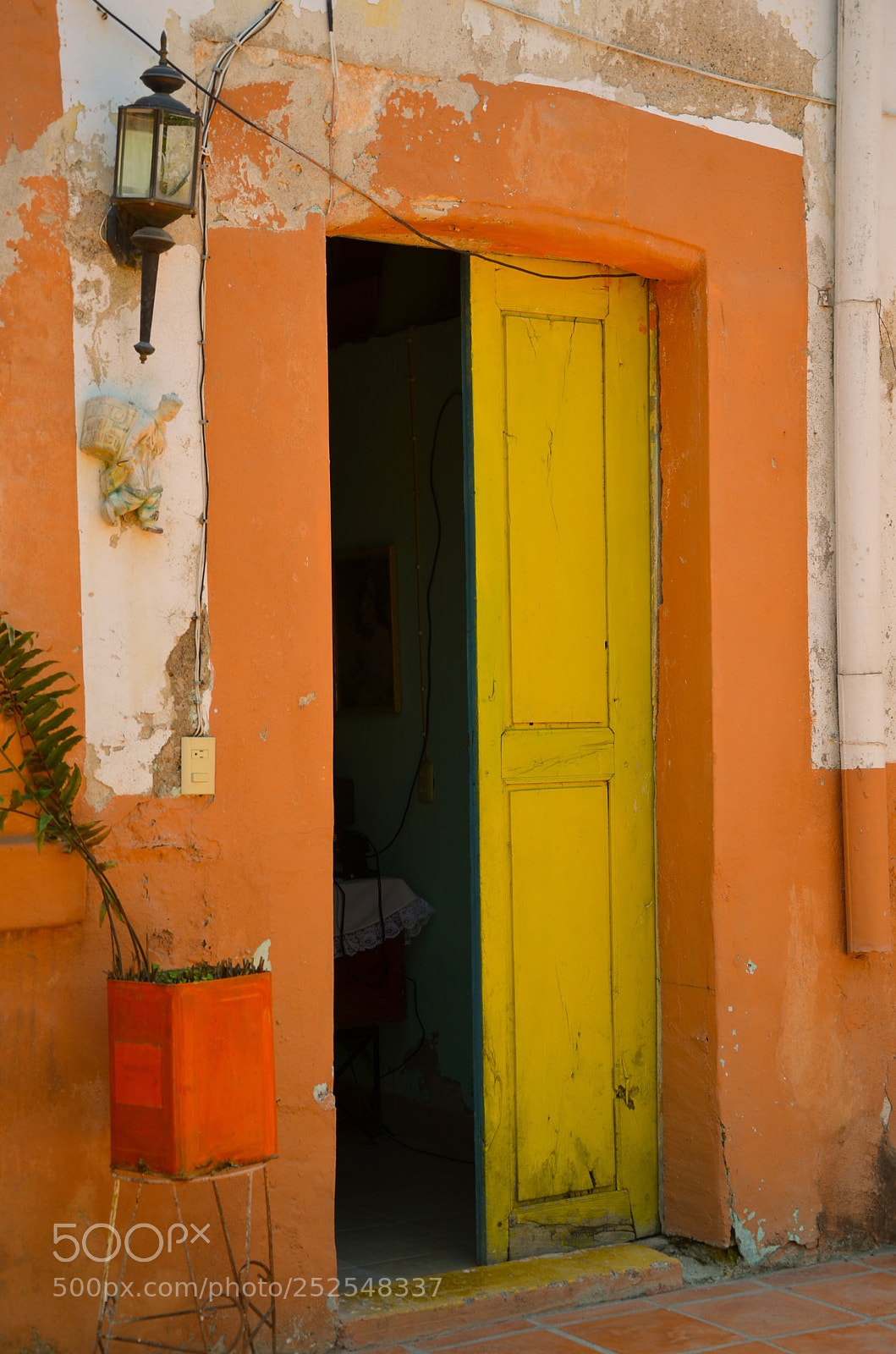 Nikon D7000 sample photo. Puerta amarilla. photography