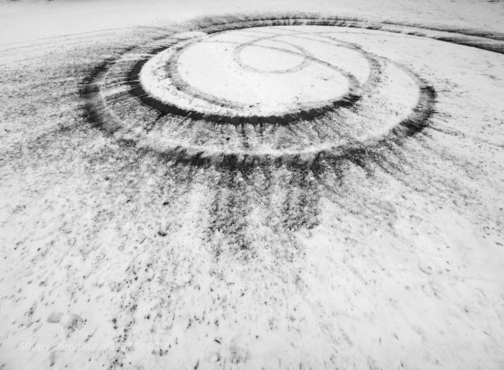 Olympus OM-D E-M1 sample photo. Spinning photography