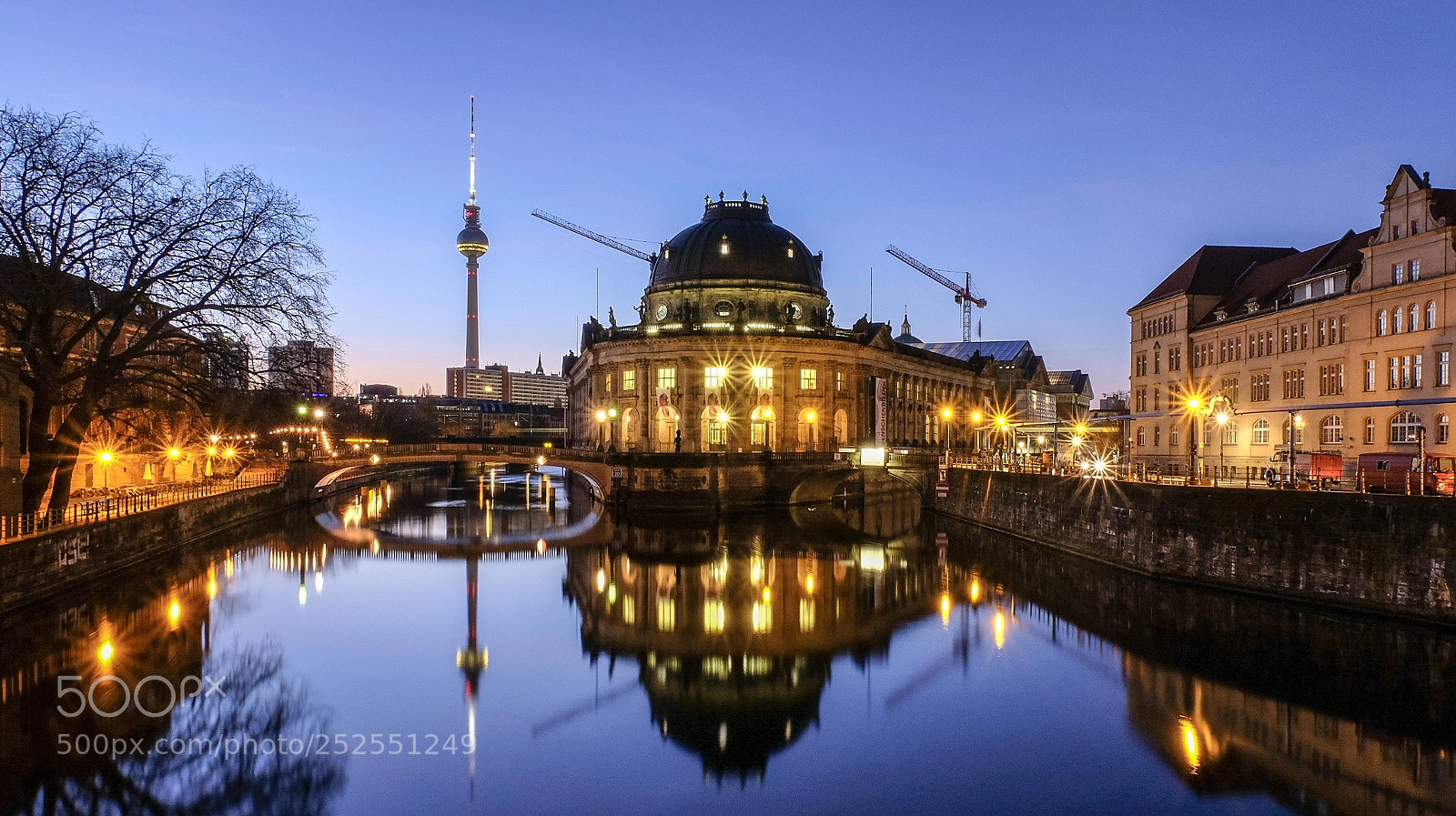 Fujifilm X-T20 sample photo. Sunrise at bode museum photography