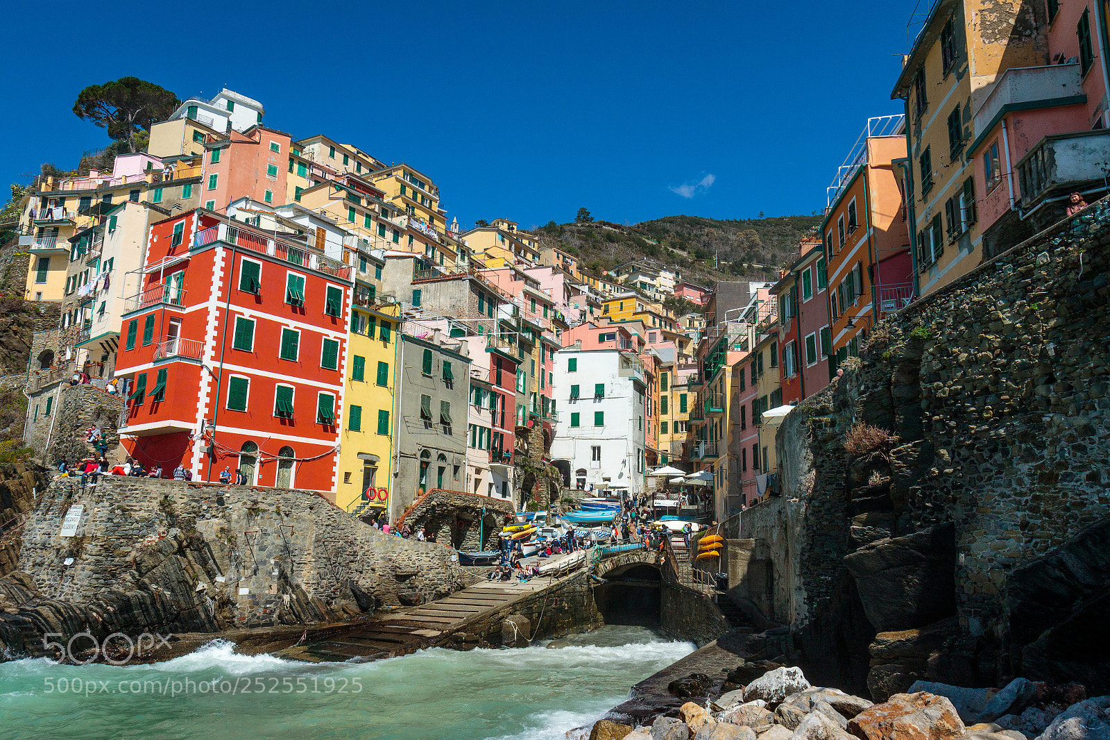 Canon EOS 7D Mark II sample photo. Riomaggiore photography