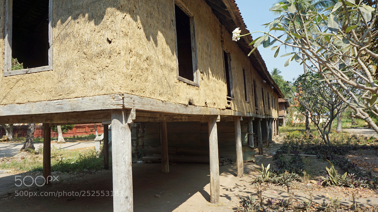 Sony a6000 sample photo. Architecture in battambang photography