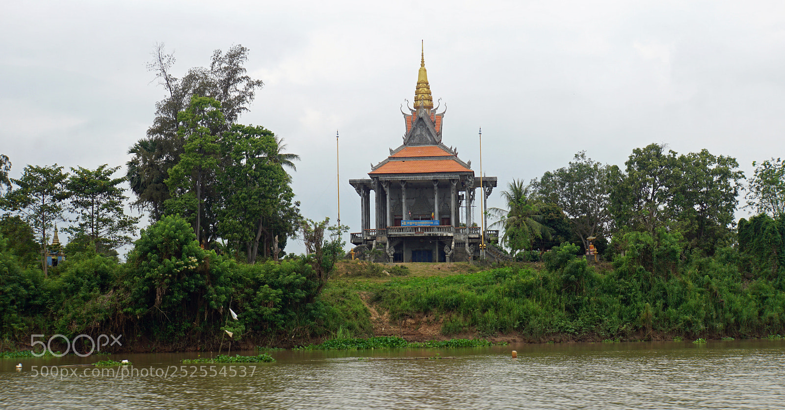Sony a6000 sample photo. Temple at tonle sap photography