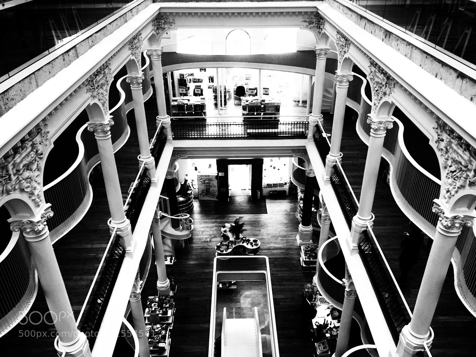 Apple iPhone 6 sample photo. Carturesti carousel - noir photography