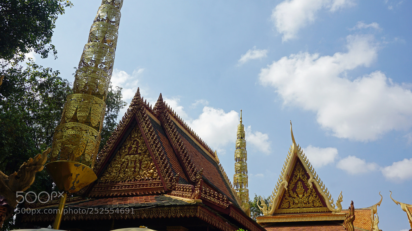 Sony a6000 sample photo. Phnom penh temple photography