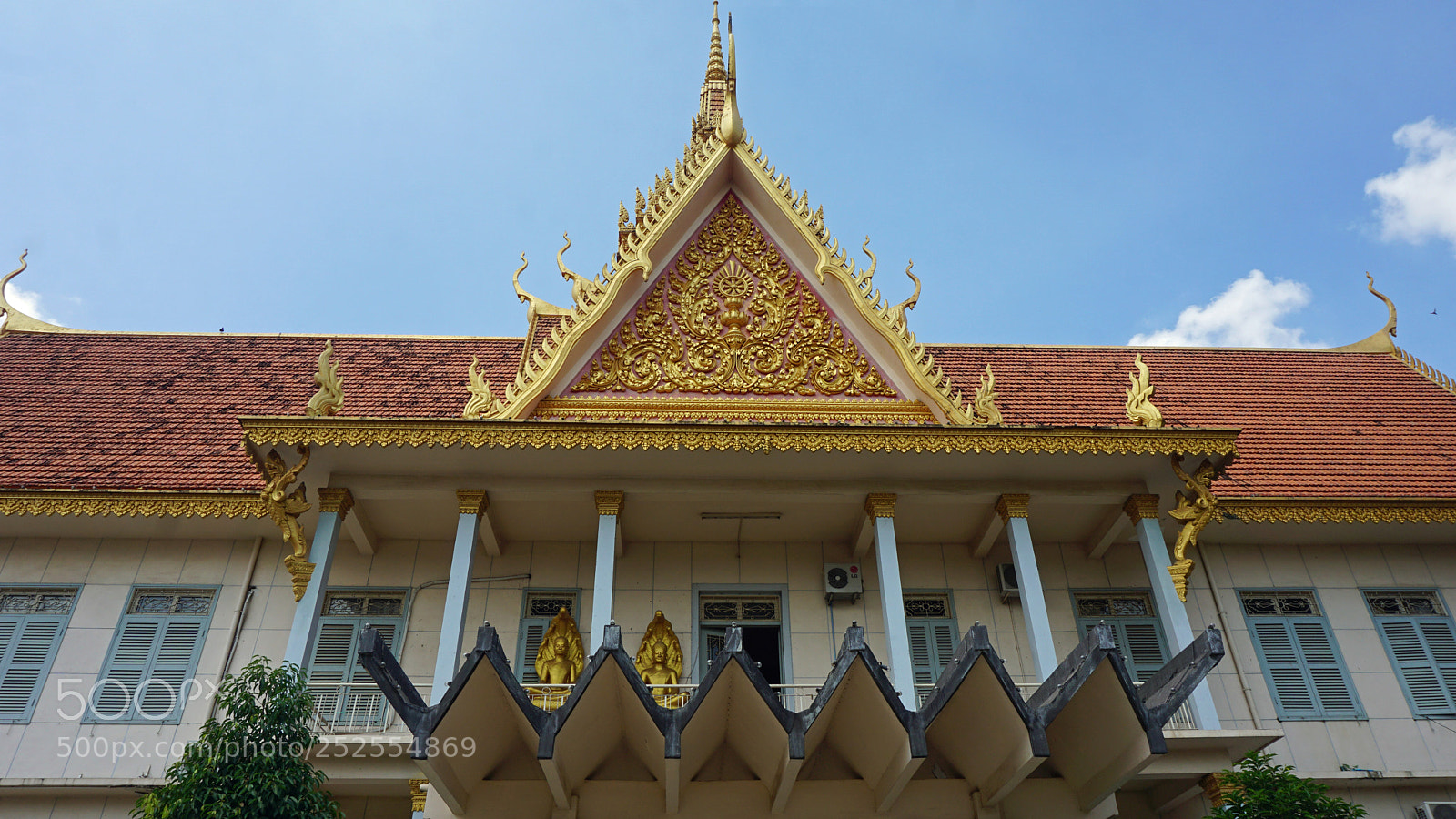 Sony a6000 sample photo. Building in phnom penh photography