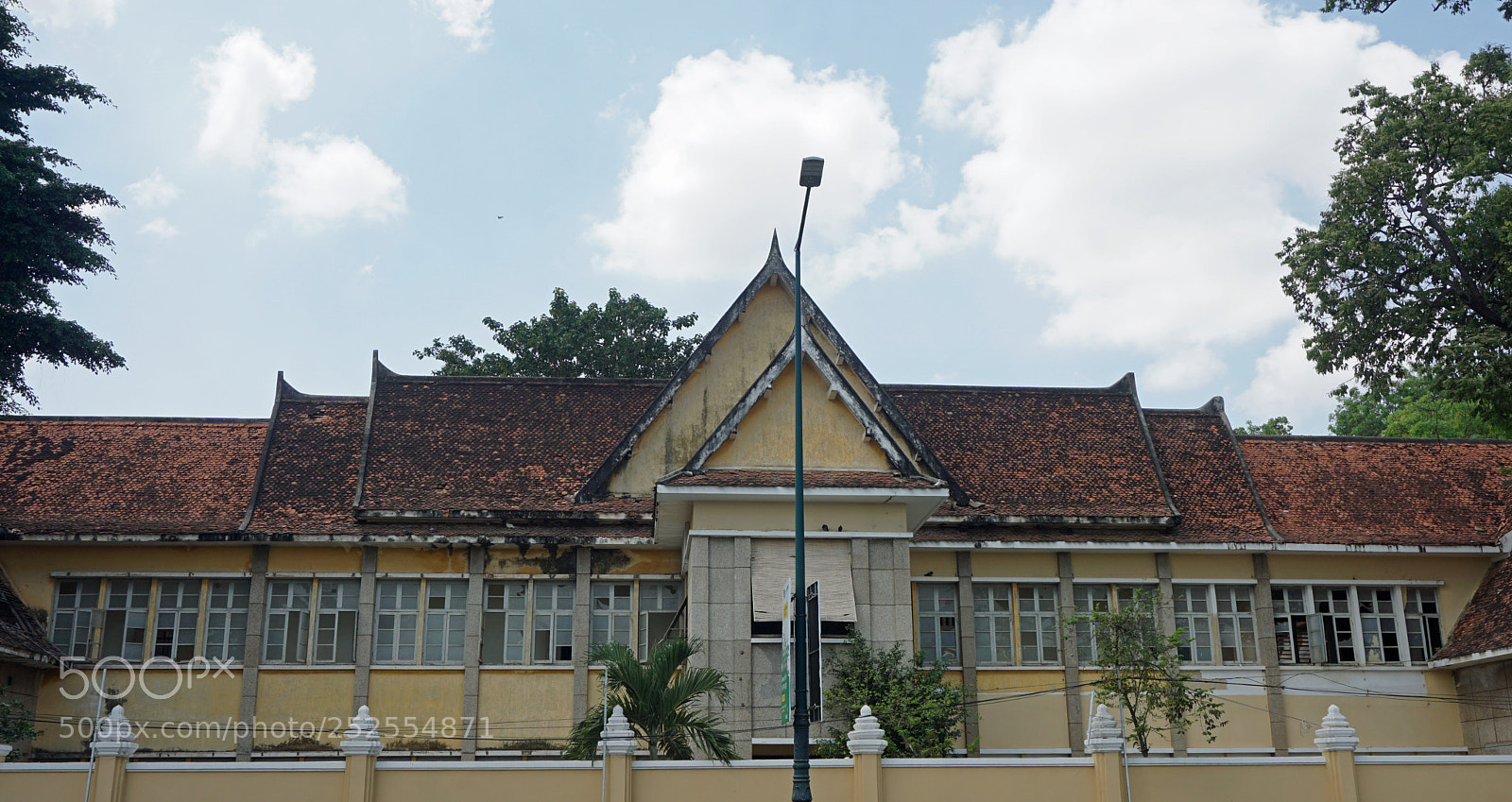 Sony a6000 sample photo. Building in phnom penh photography