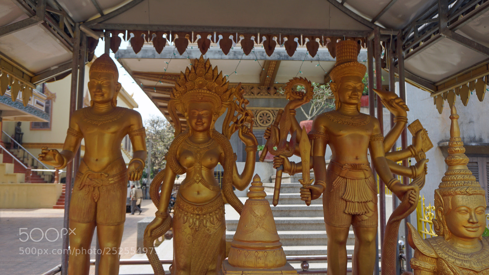 Sony a6000 sample photo. Phnom penh temple photography