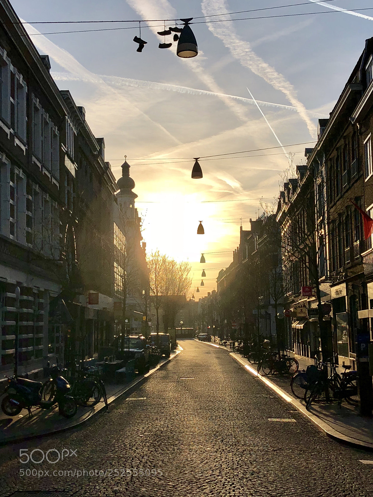 Apple iPhone X sample photo. Morning in the empty photography