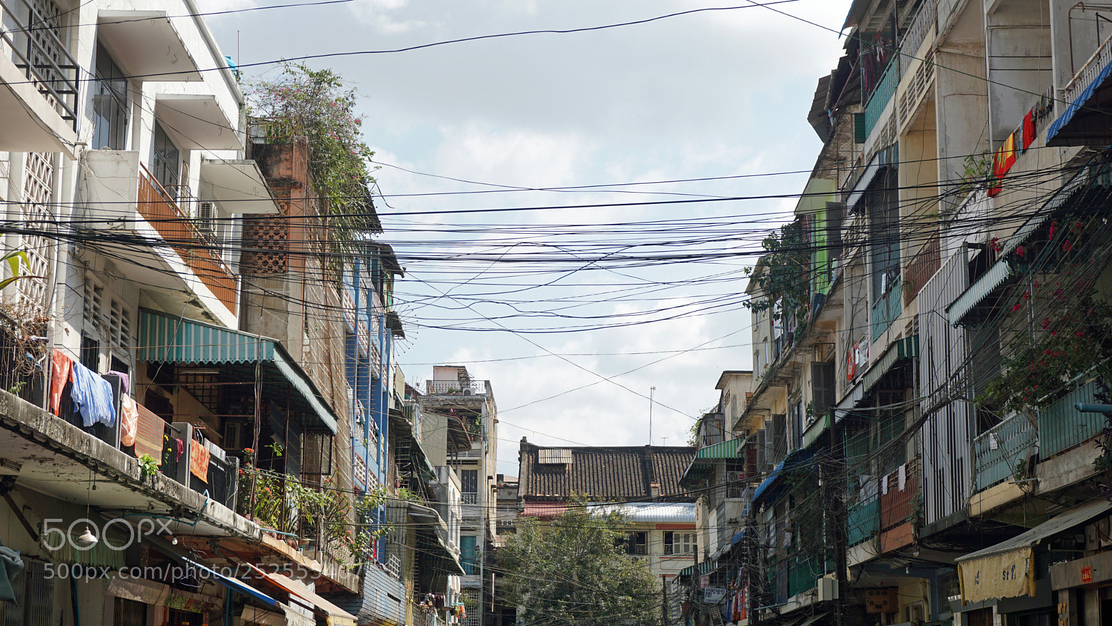 Sony a6000 sample photo. Building in phnom penh photography