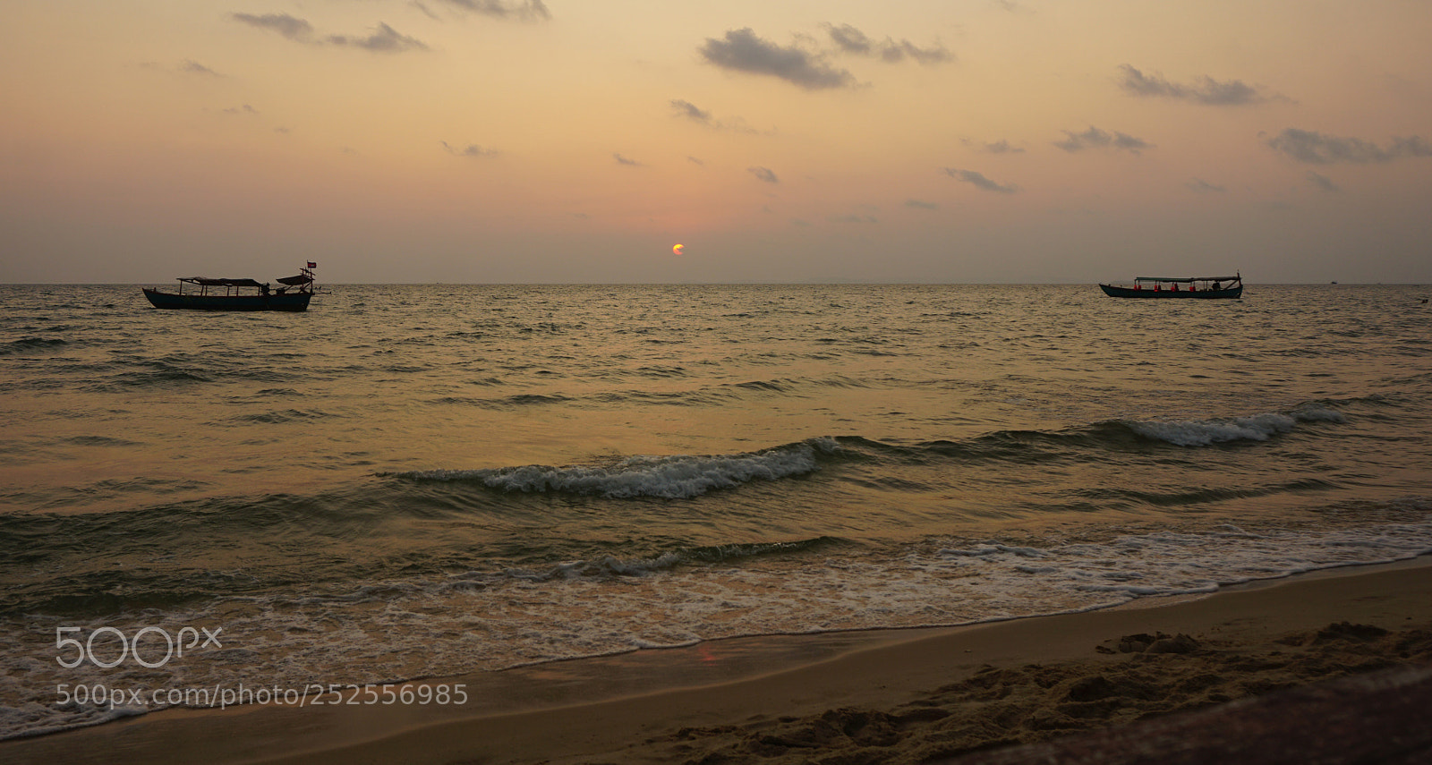 Sony a6000 sample photo. Sunset at otres beach photography