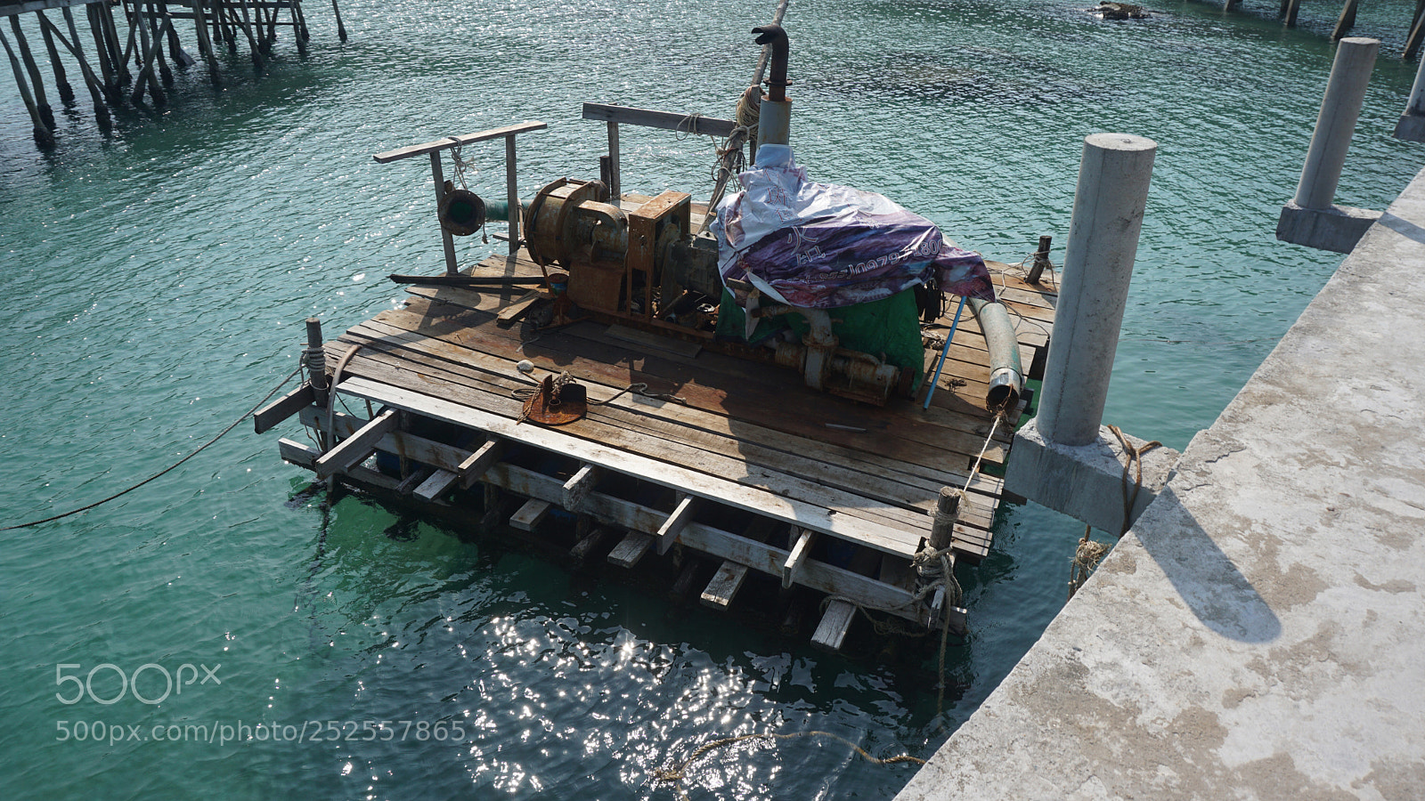 Sony a6000 sample photo. Rotten jetty photography