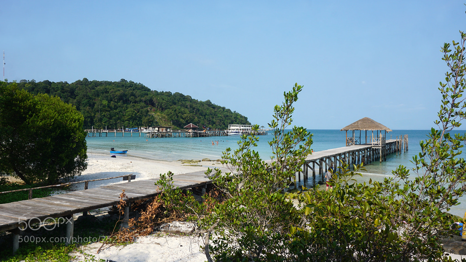 Sony a6000 sample photo. Jetty on koh rong photography