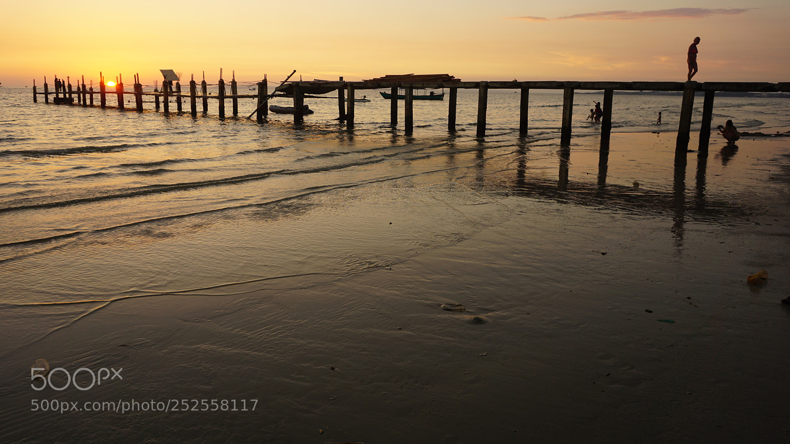 Sony a6000 sample photo. Wooden jetty in the photography