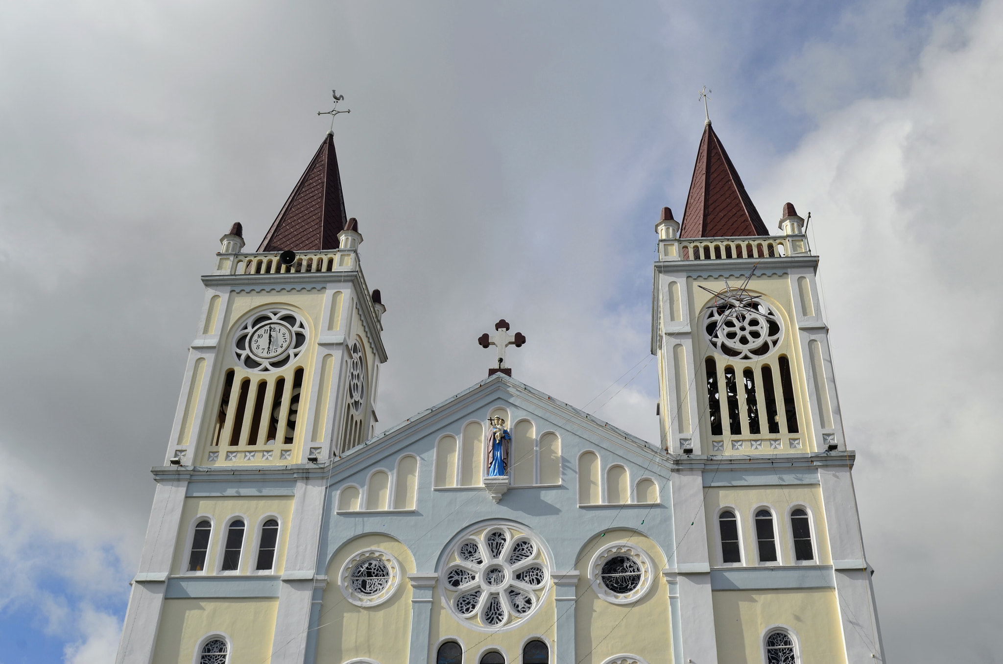 Nikon D5100 + Nikon AF-S DX Nikkor 18-55mm F3.5-5.6G II sample photo. Baguio cathedral photography