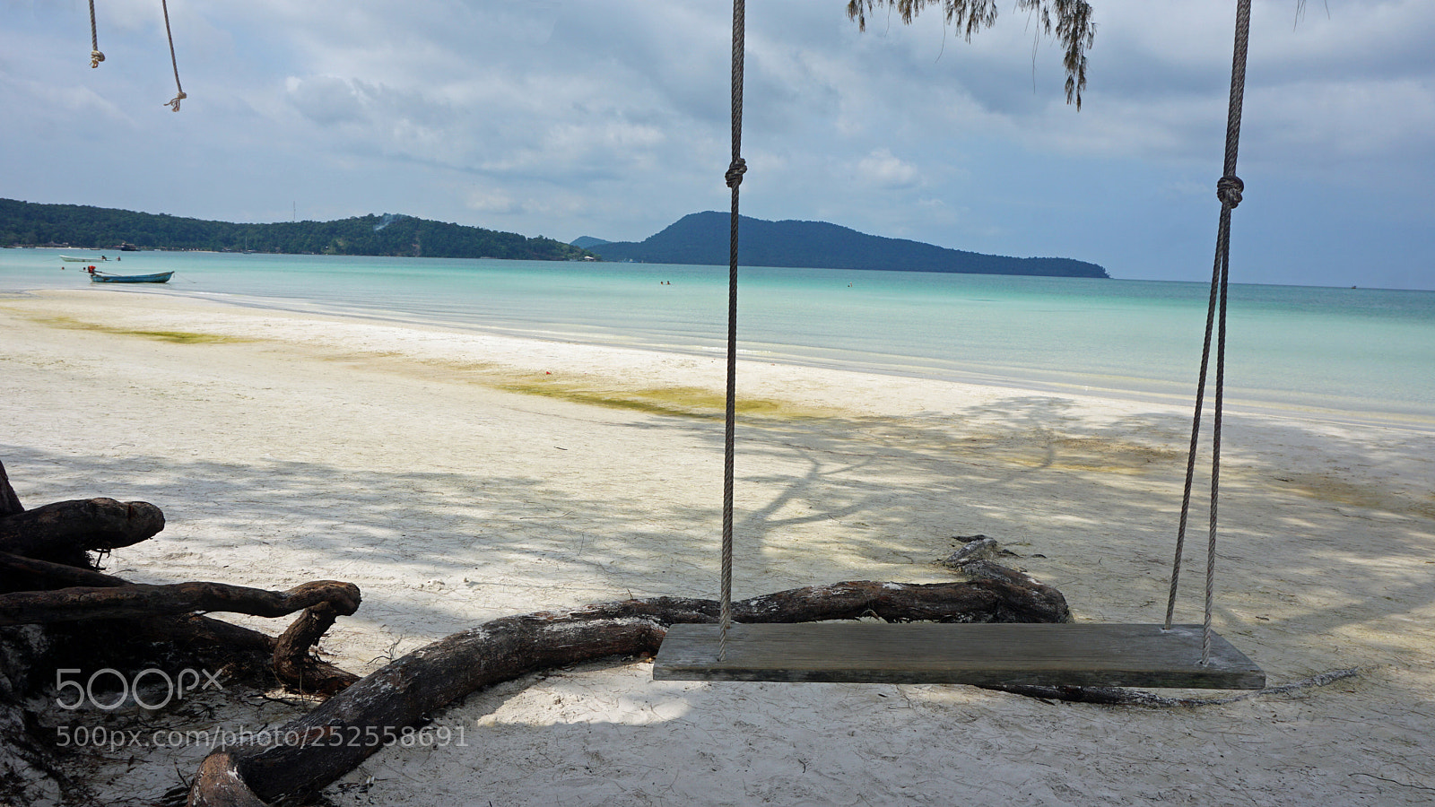 Sony a6000 sample photo. Beach swing photography