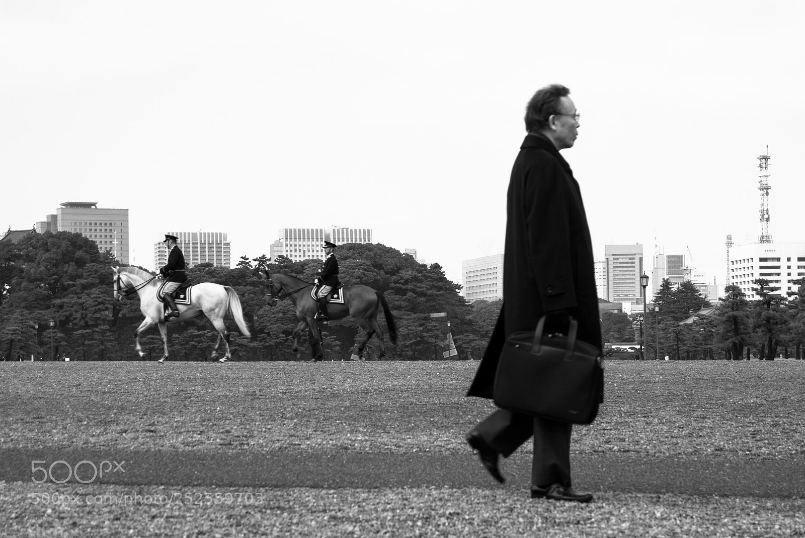 Pentax K10D sample photo. Salaryman & imperial horses photography