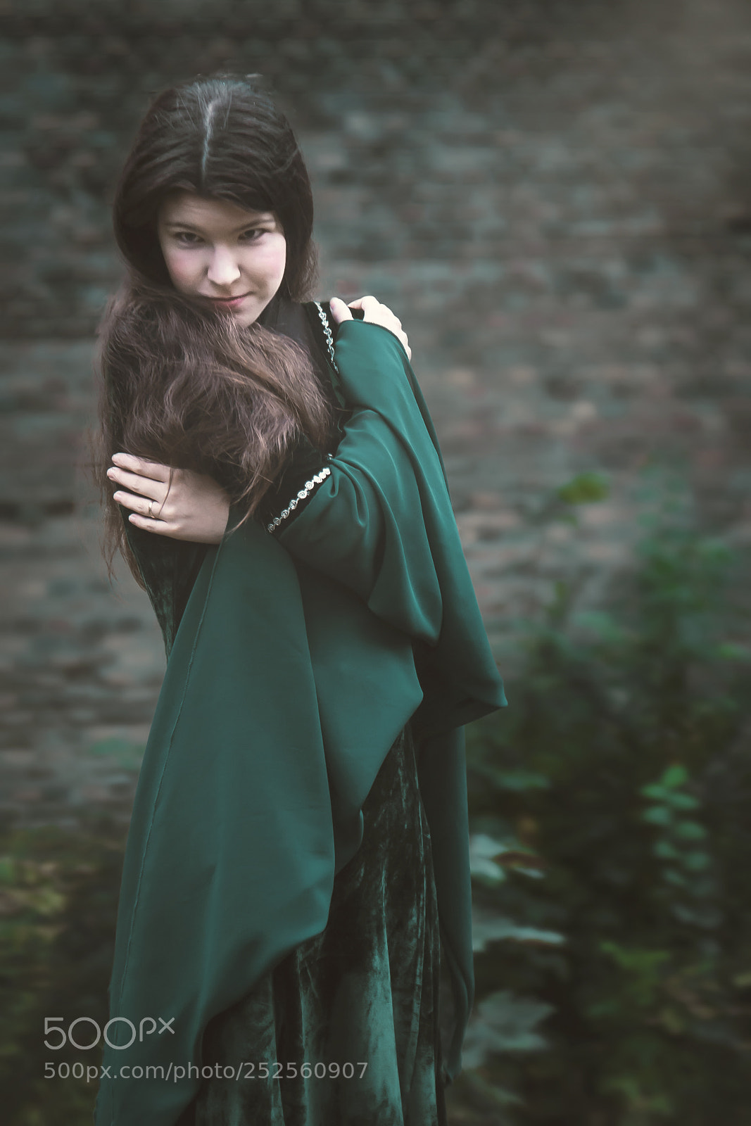 Sony Alpha DSLR-A200 sample photo. Woman in green photography
