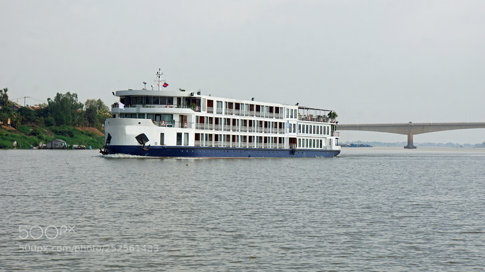 Sony a6000 sample photo. Tonle sap river druise photography