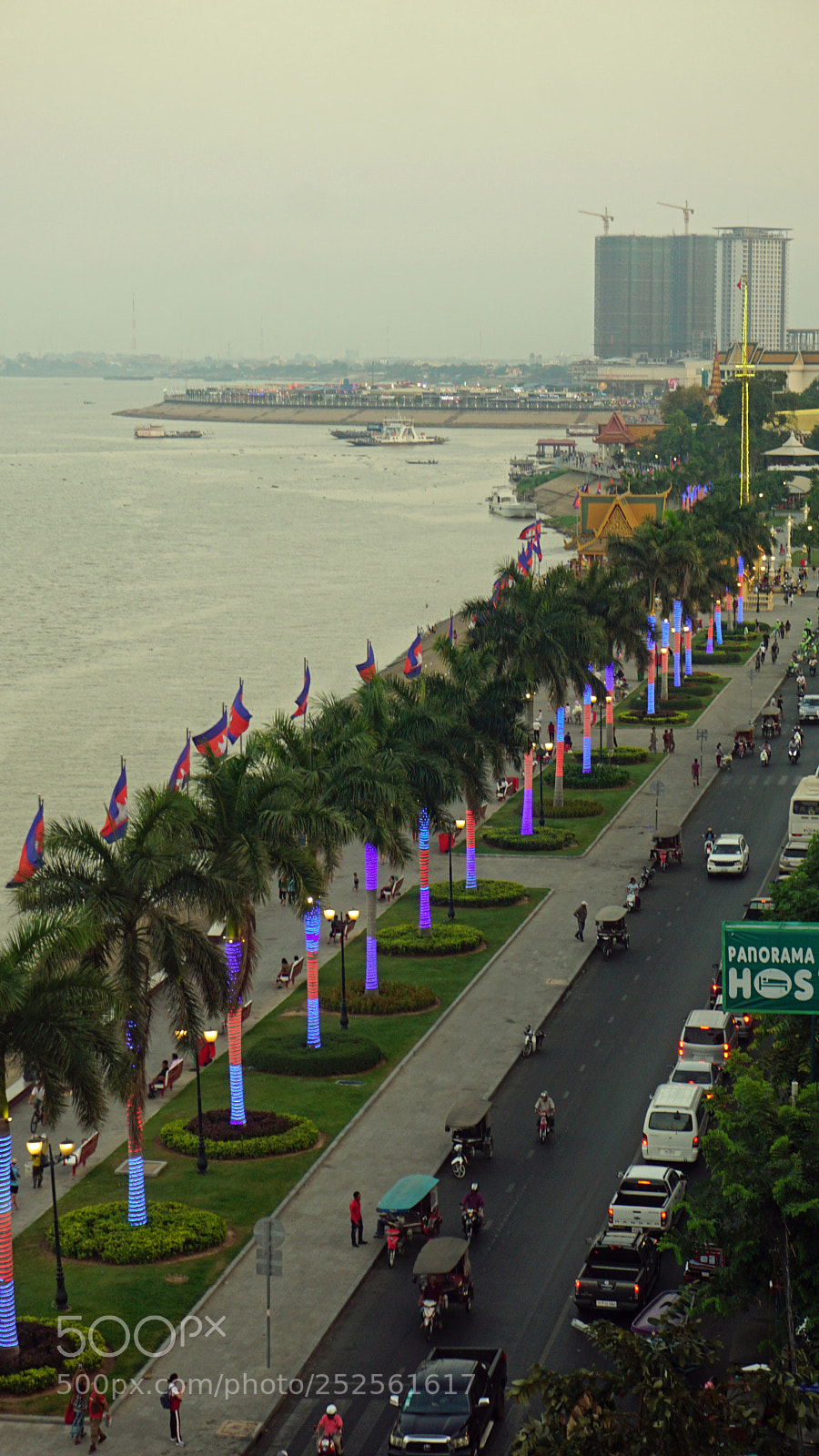 Sony a6000 sample photo. Phnom penh riverside photography