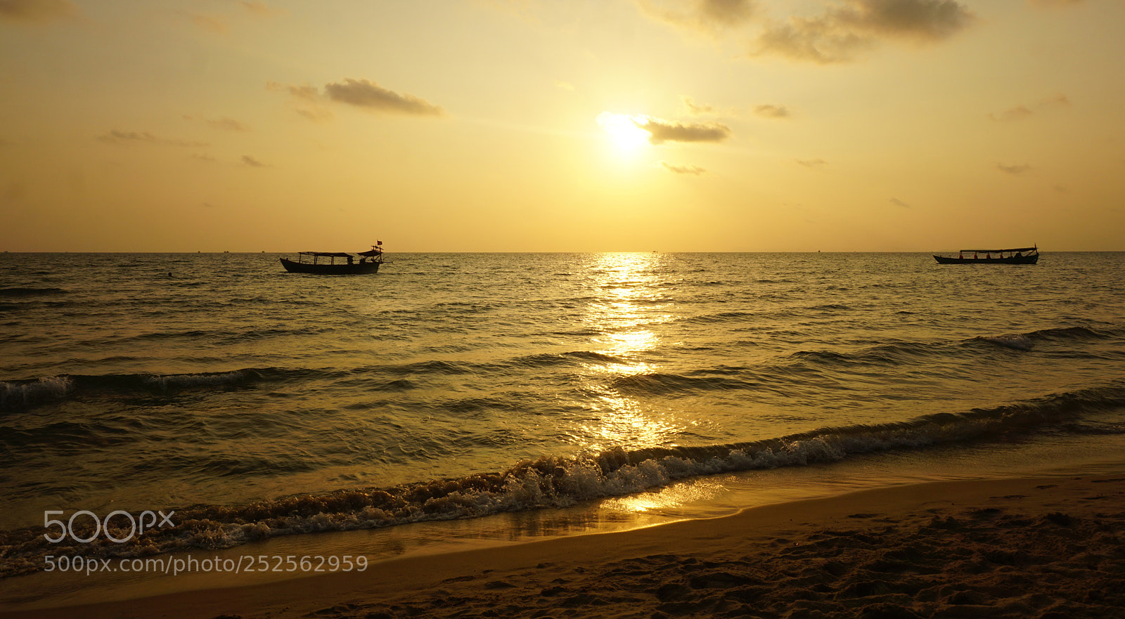 Sony a6000 sample photo. Sunset at otres beach photography