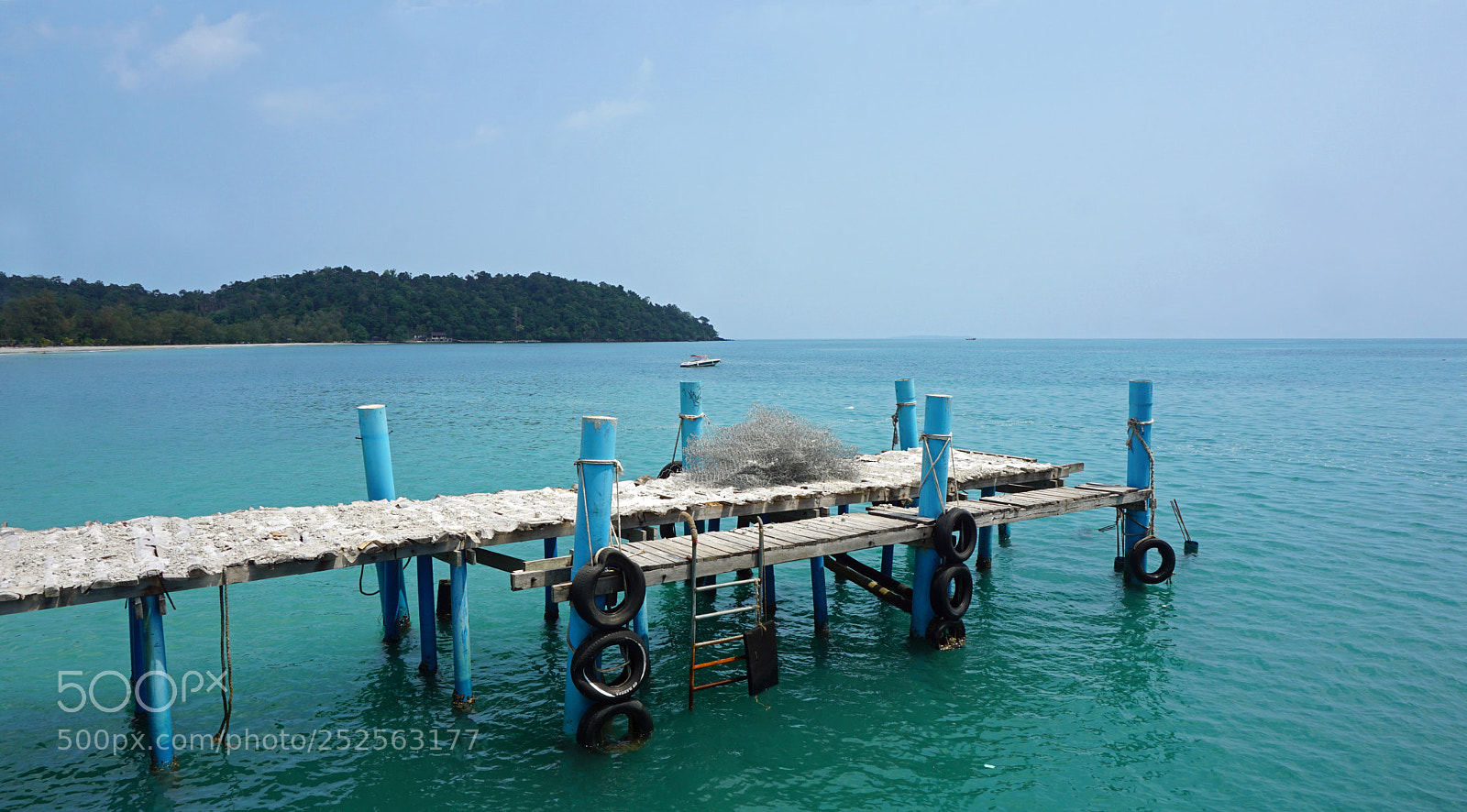 Sony a6000 sample photo. Rotten jetty photography