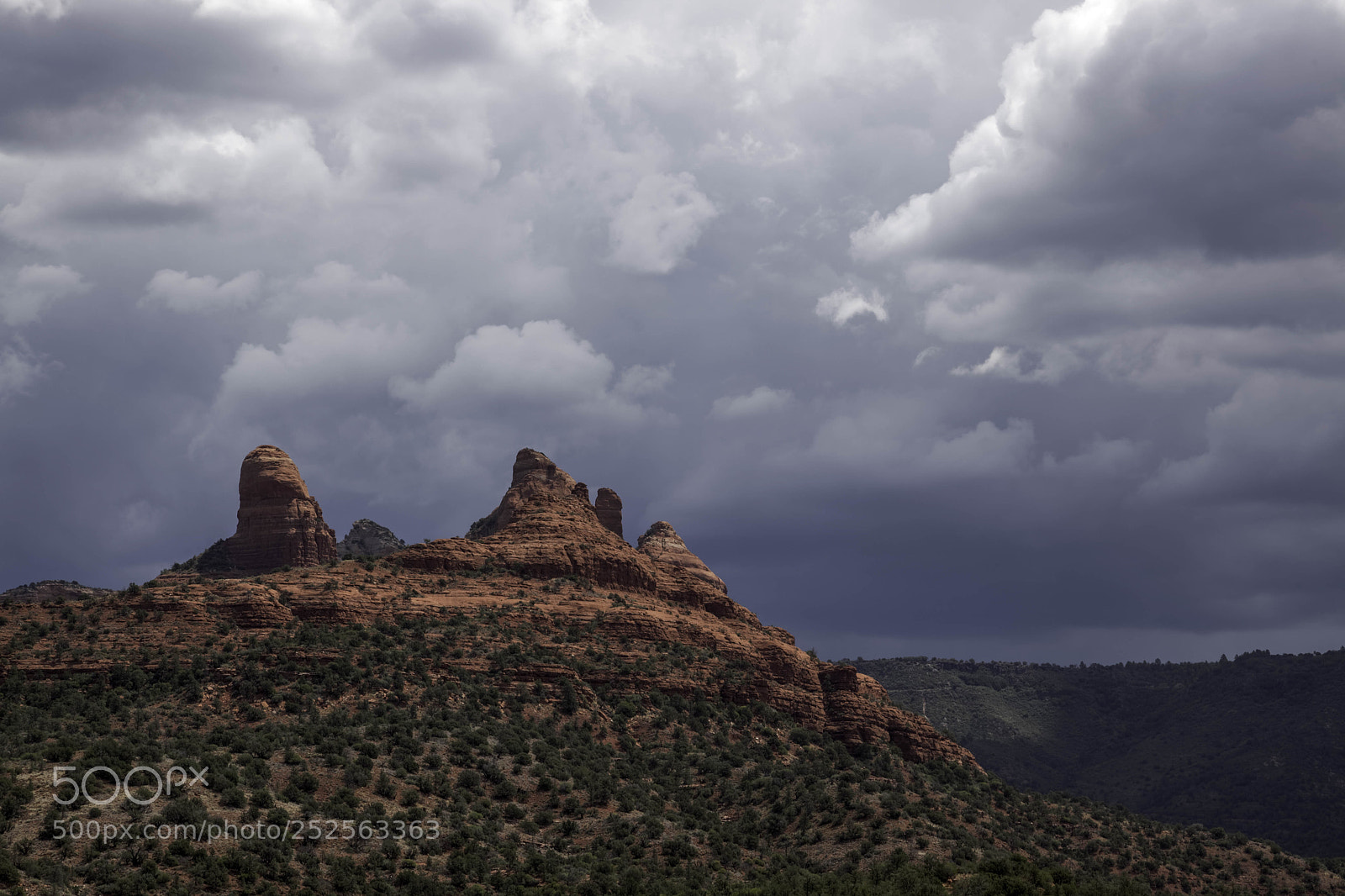 Canon EOS 5D Mark II sample photo. Mountains surrounding sedona in photography