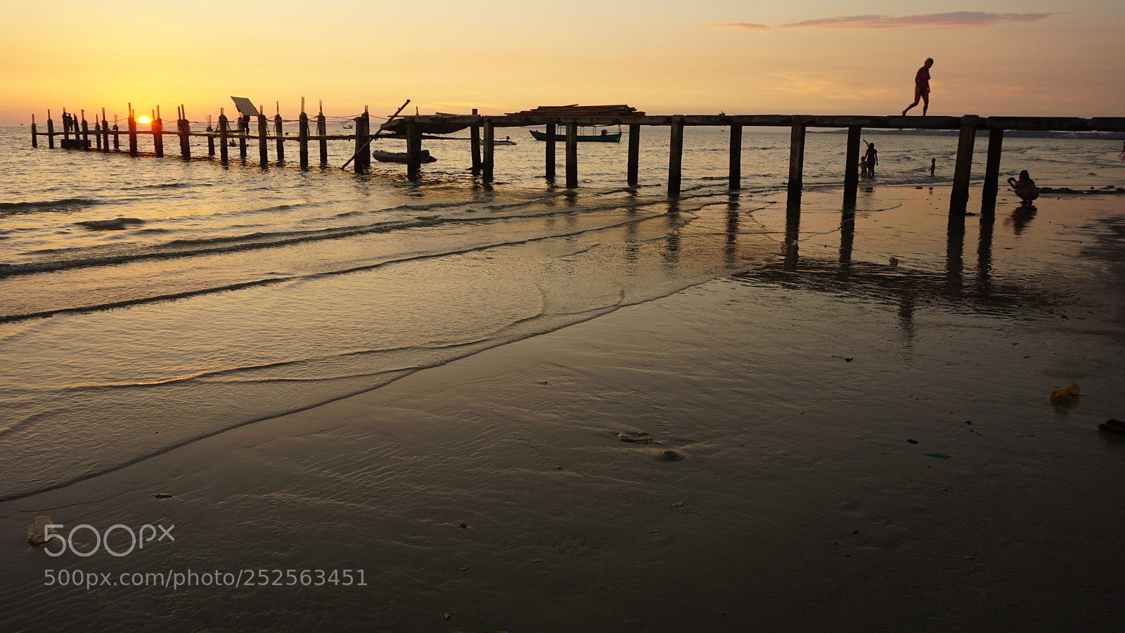 Sony a6000 sample photo. Wooden jetty in the photography