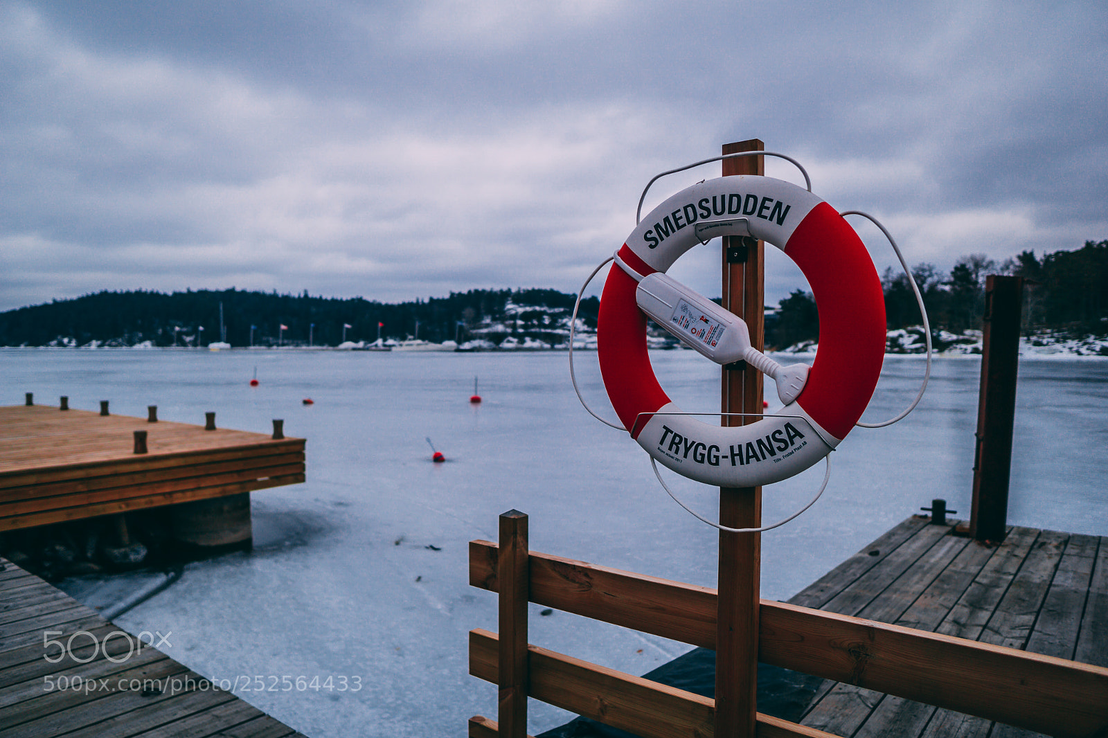 Sony a5100 sample photo. Frozen pier photography