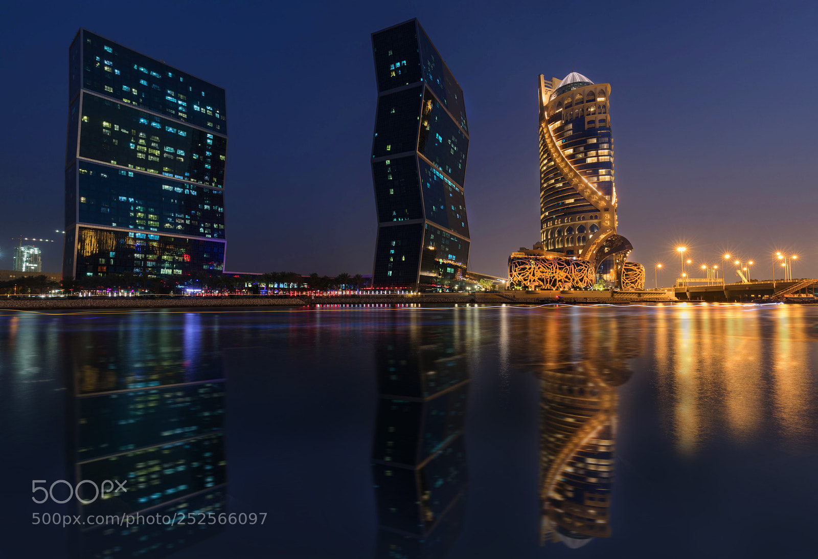 Canon EOS 5D Mark IV sample photo. Evening in qatar photography