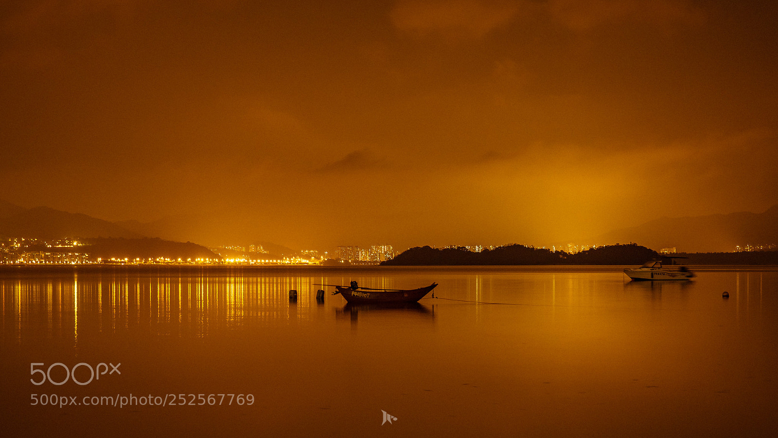 Olympus OM-D E-M5 II sample photo. Orange stillness photography