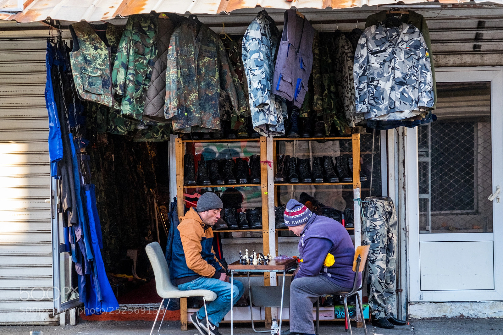 Fujifilm X-T1 sample photo. Sales are running badly photography