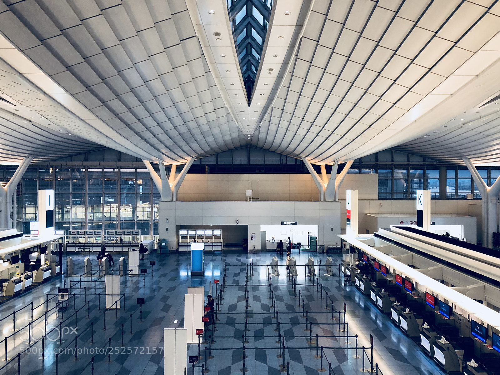 Apple iPhone X sample photo. My type of airport photography