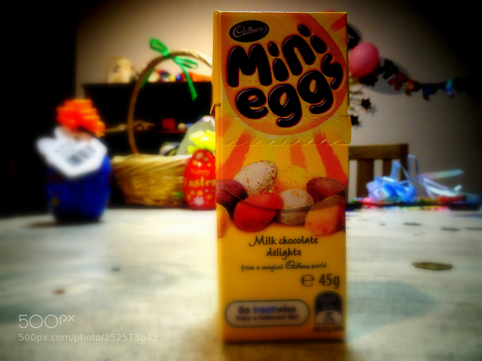 Sony Cyber-shot DSC-HX400V sample photo. B-day chocolate egg photography