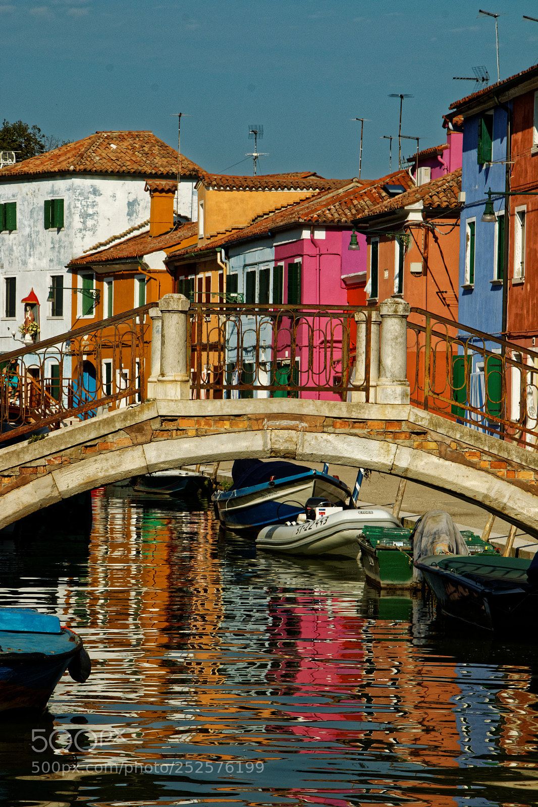 Canon EOS 70D sample photo. A bridge in venice photography
