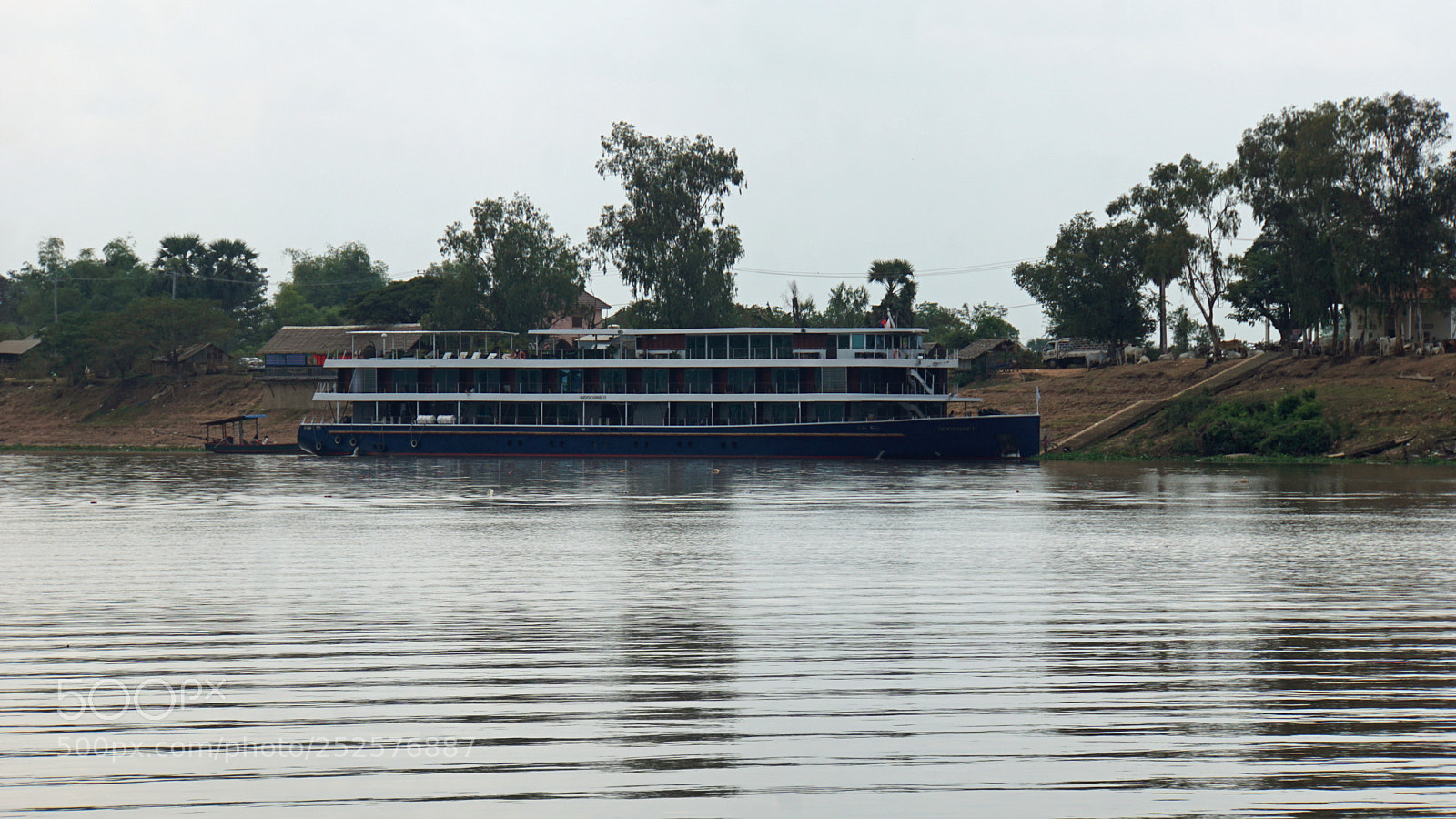 Sony a6000 sample photo. Tonle sap river druise photography