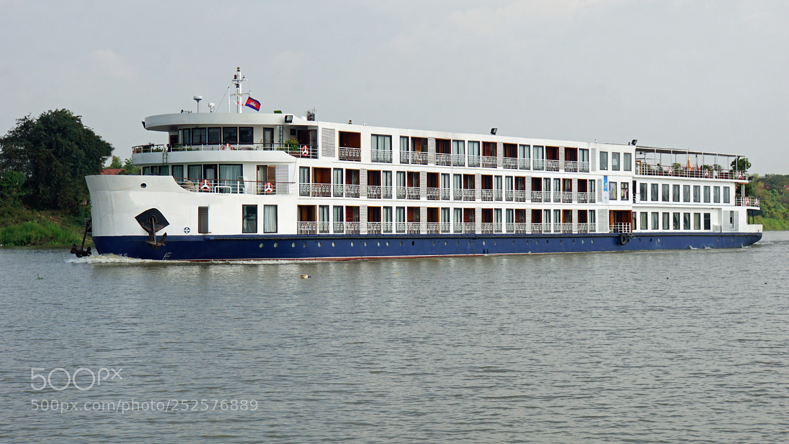 Sony a6000 sample photo. Tonle sap river druise photography