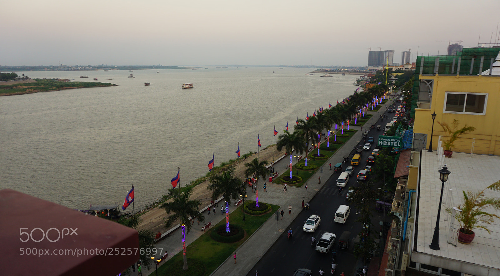 Sony a6000 sample photo. Phnom penh riverside photography