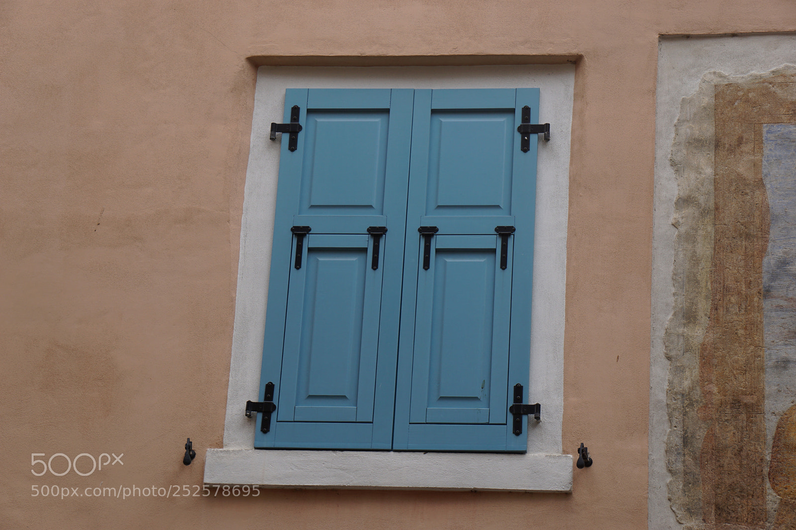Sony a6000 sample photo. Window photography