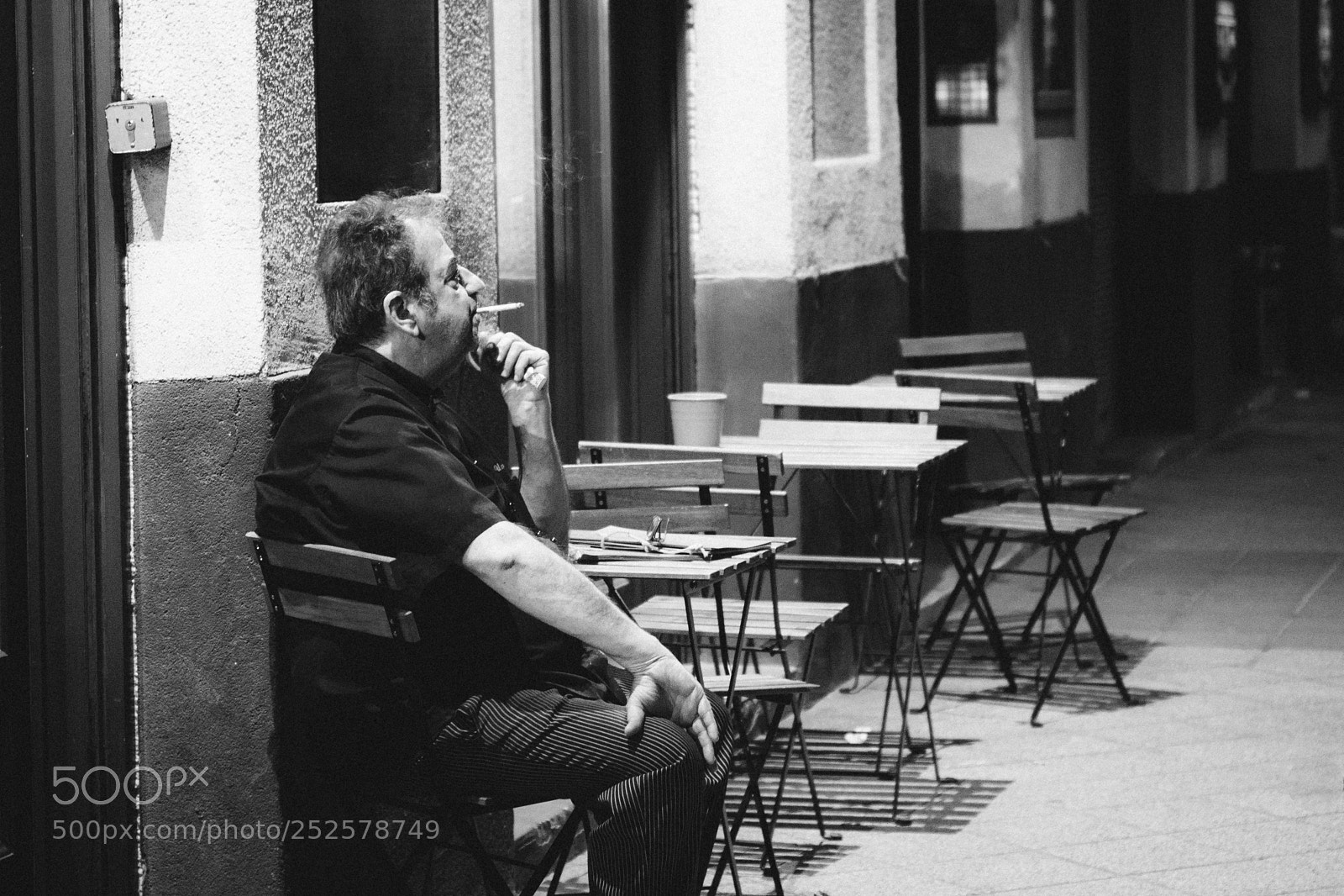 Nikon D7200 sample photo. The smoking man photography