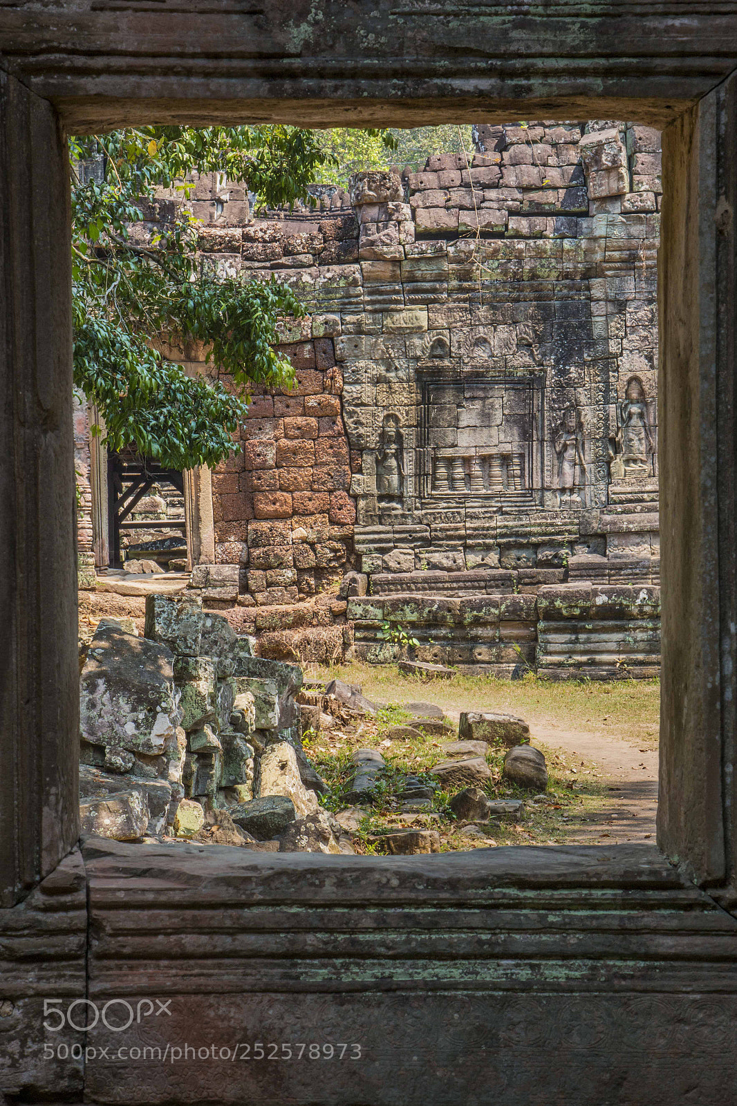 Canon EOS 70D sample photo. Ancient angkor temples in photography