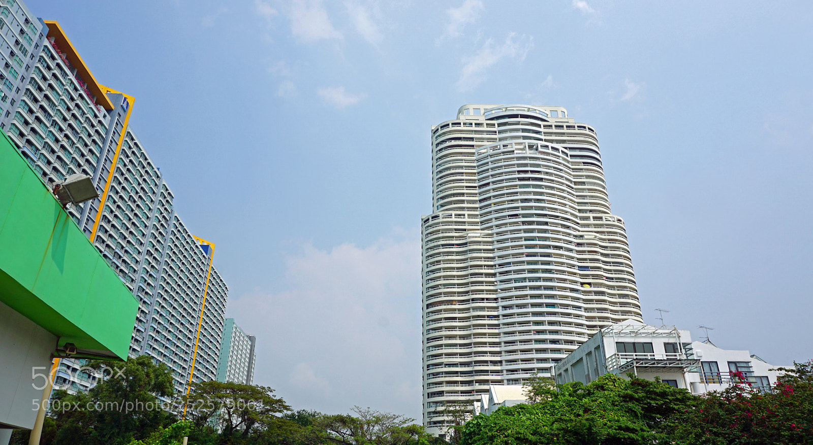 Sony a6000 sample photo. Building in pattaya photography