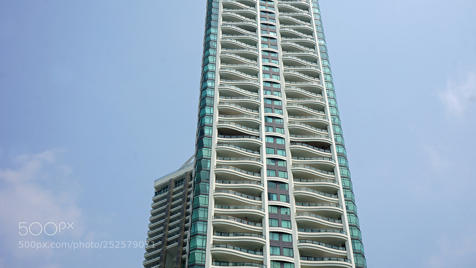 Sony a6000 sample photo. Building in pattaya photography