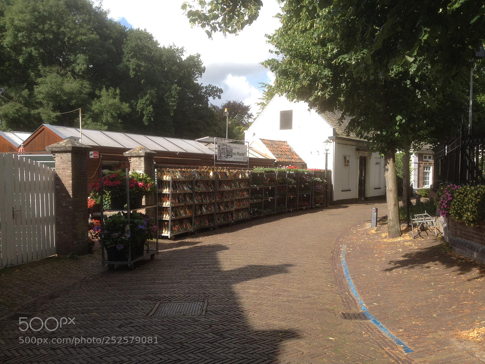 Apple iPhone 4S sample photo. De kleine markt photography