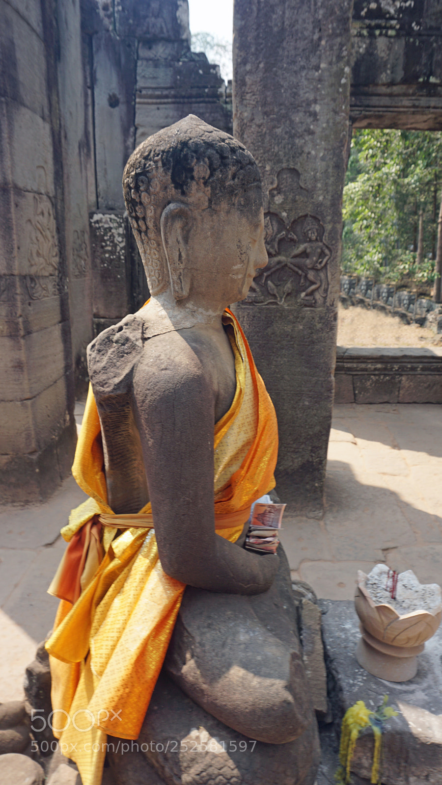 Sony a6000 sample photo. Buddha statue in angkor photography