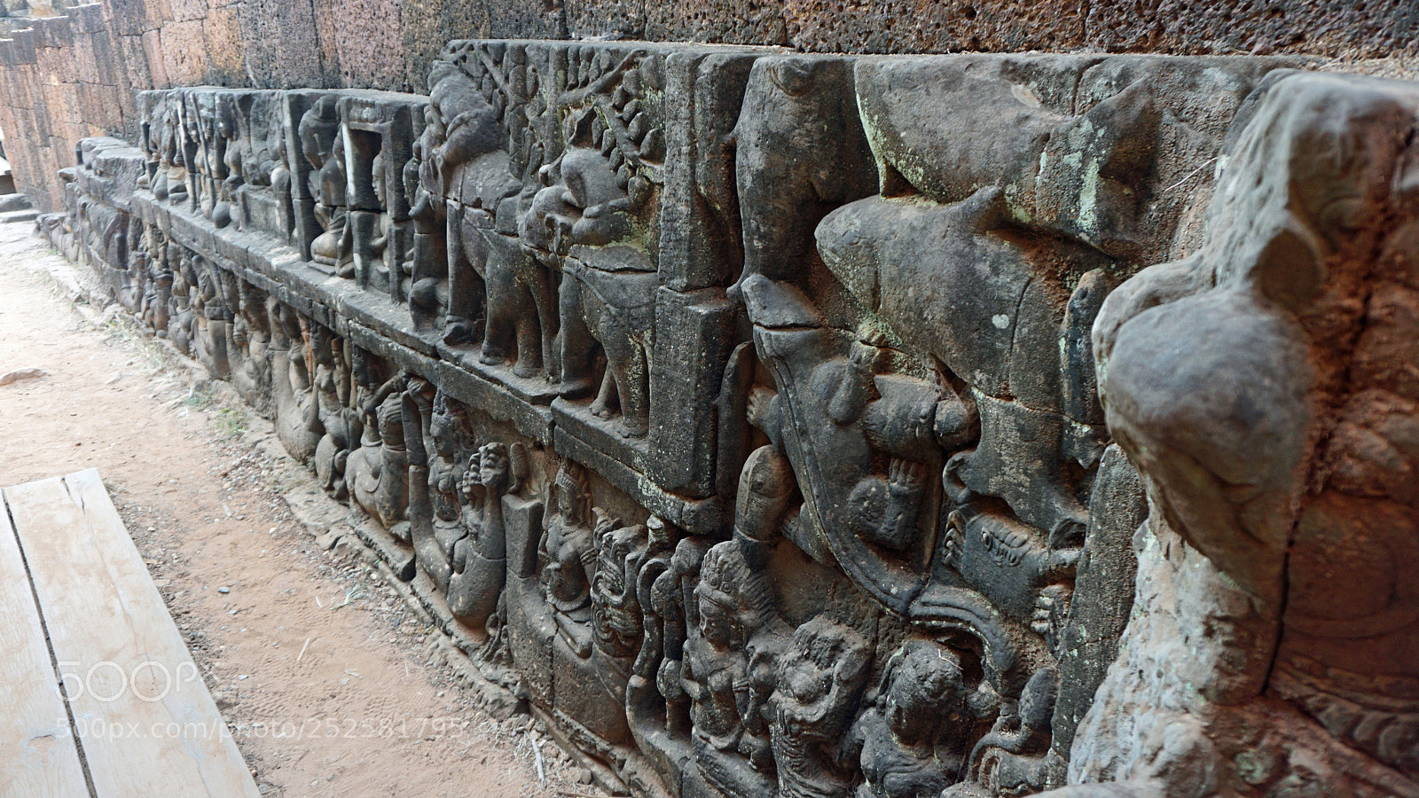 Sony a6000 sample photo. Angkor wat wall figures photography