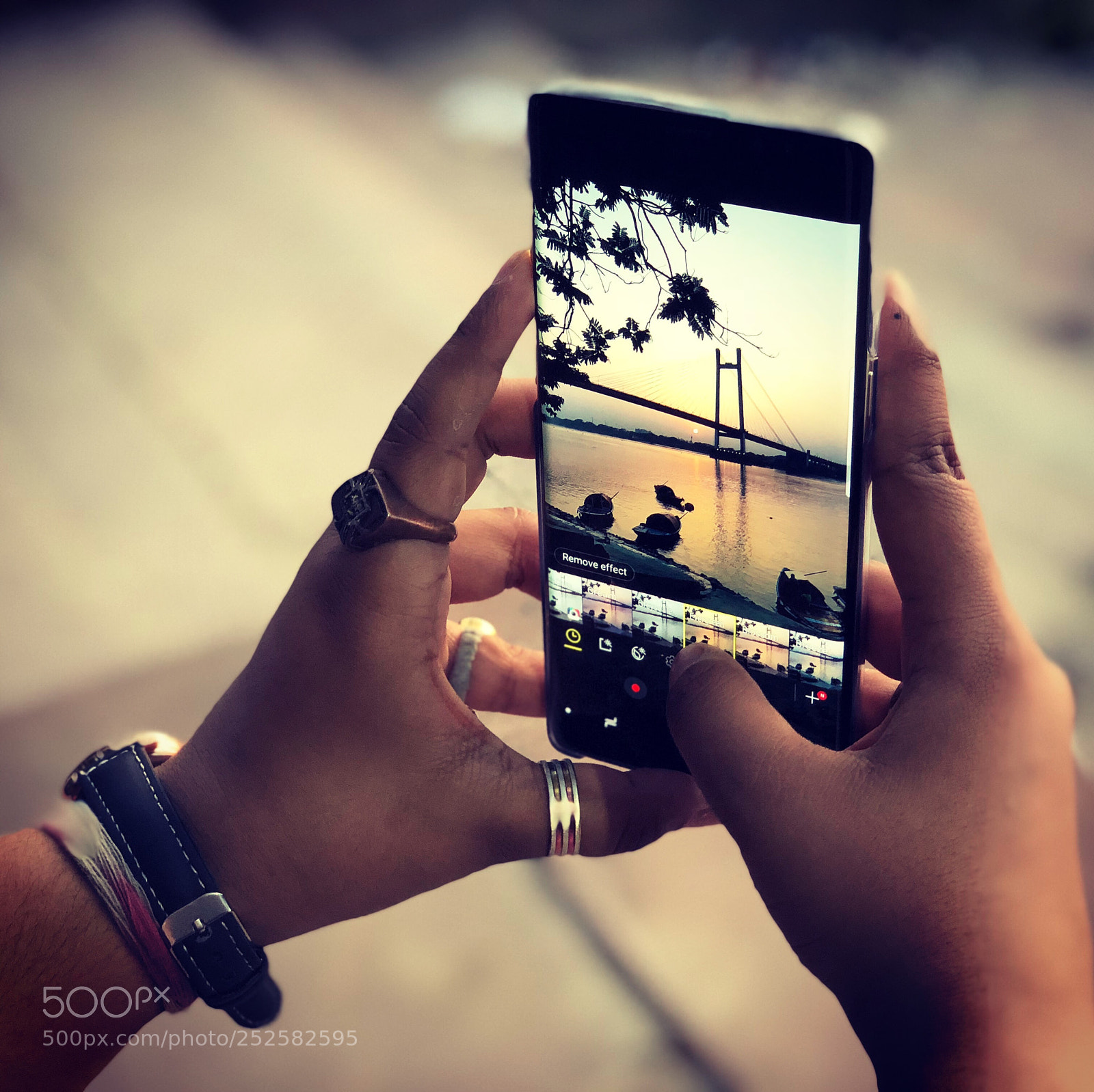 Apple iPhone X sample photo. Frame within photography