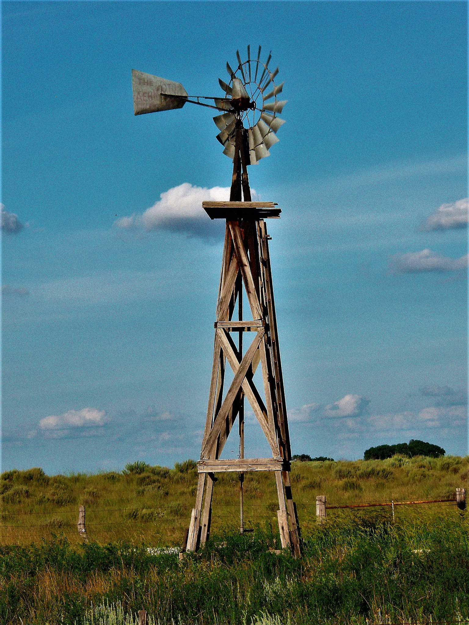 Olympus u740,S740 sample photo. Old wooden windmill photography