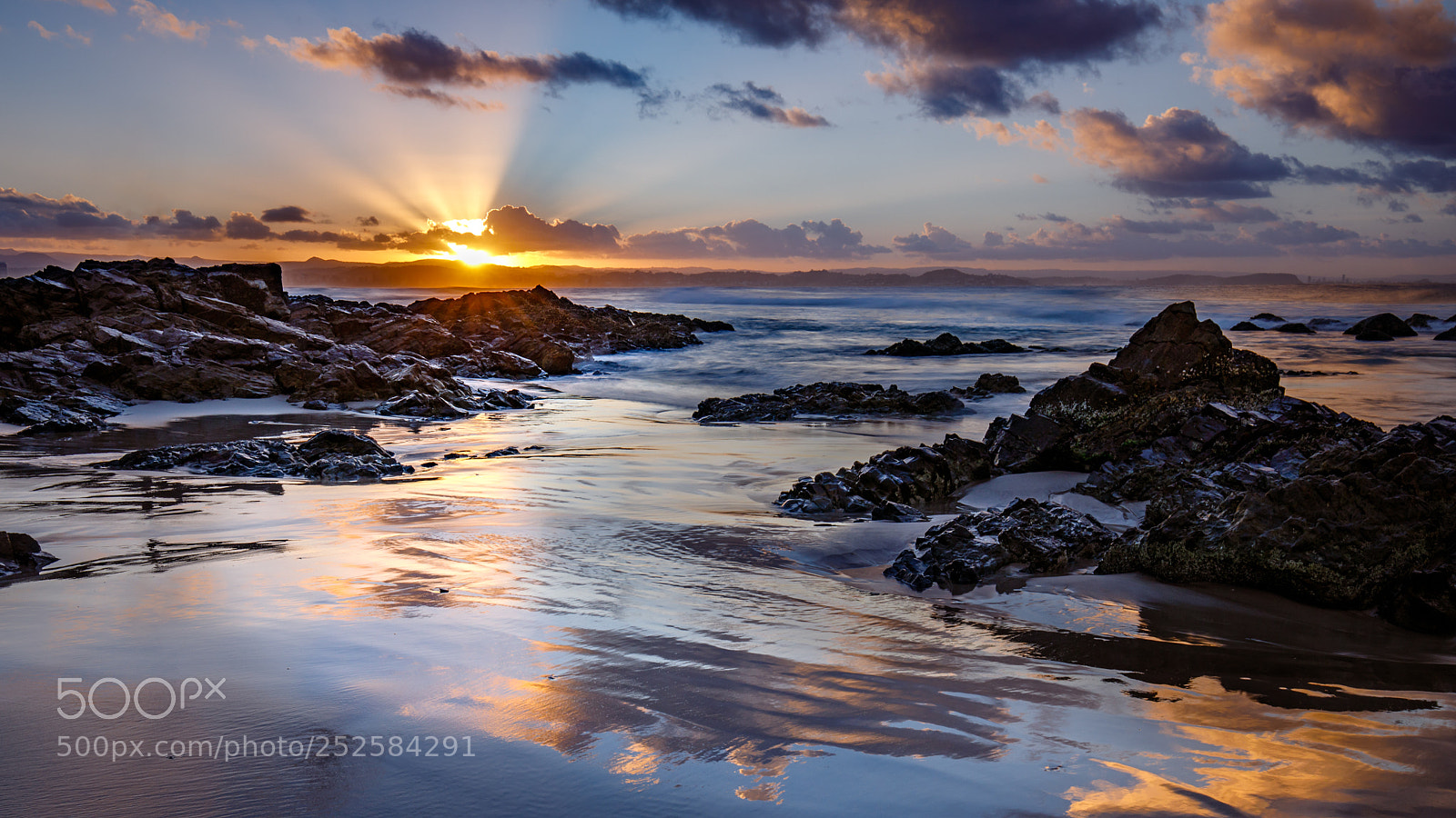 Canon EOS 5D Mark IV sample photo. Sunset over snapper rocks photography
